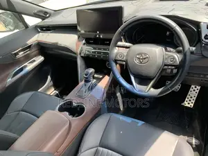 Toyota Harrier 2.0 4WD 2020 Blue