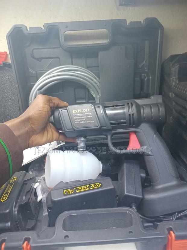 Portable Pressure Sprayer - thumbnail 2