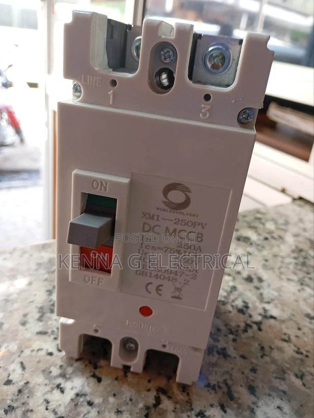 DC Breaker 2pole 250A McCb for Solar System - main view