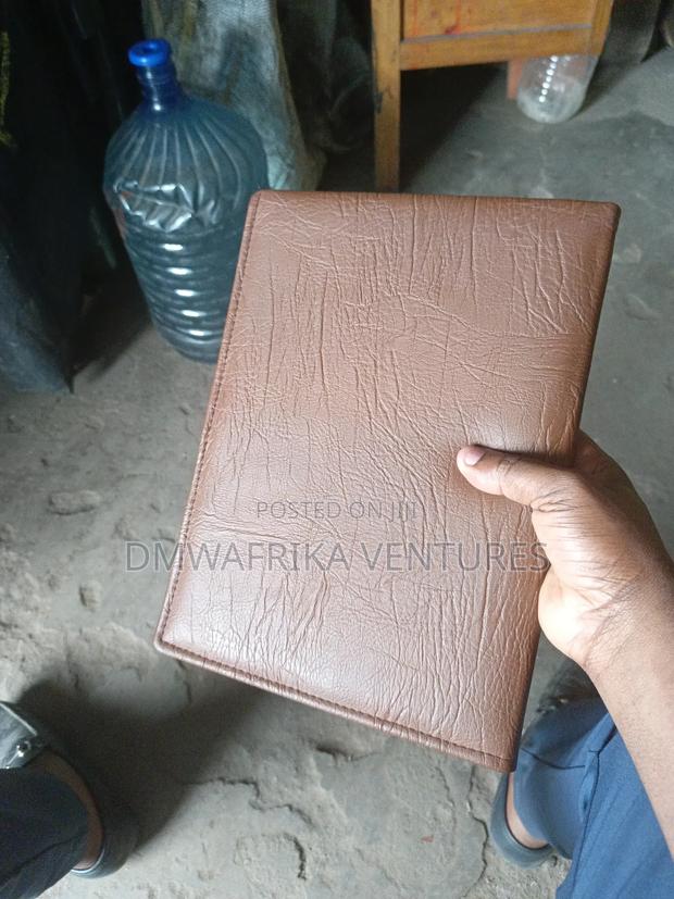 Menus and Bill Holders - thumbnail 3