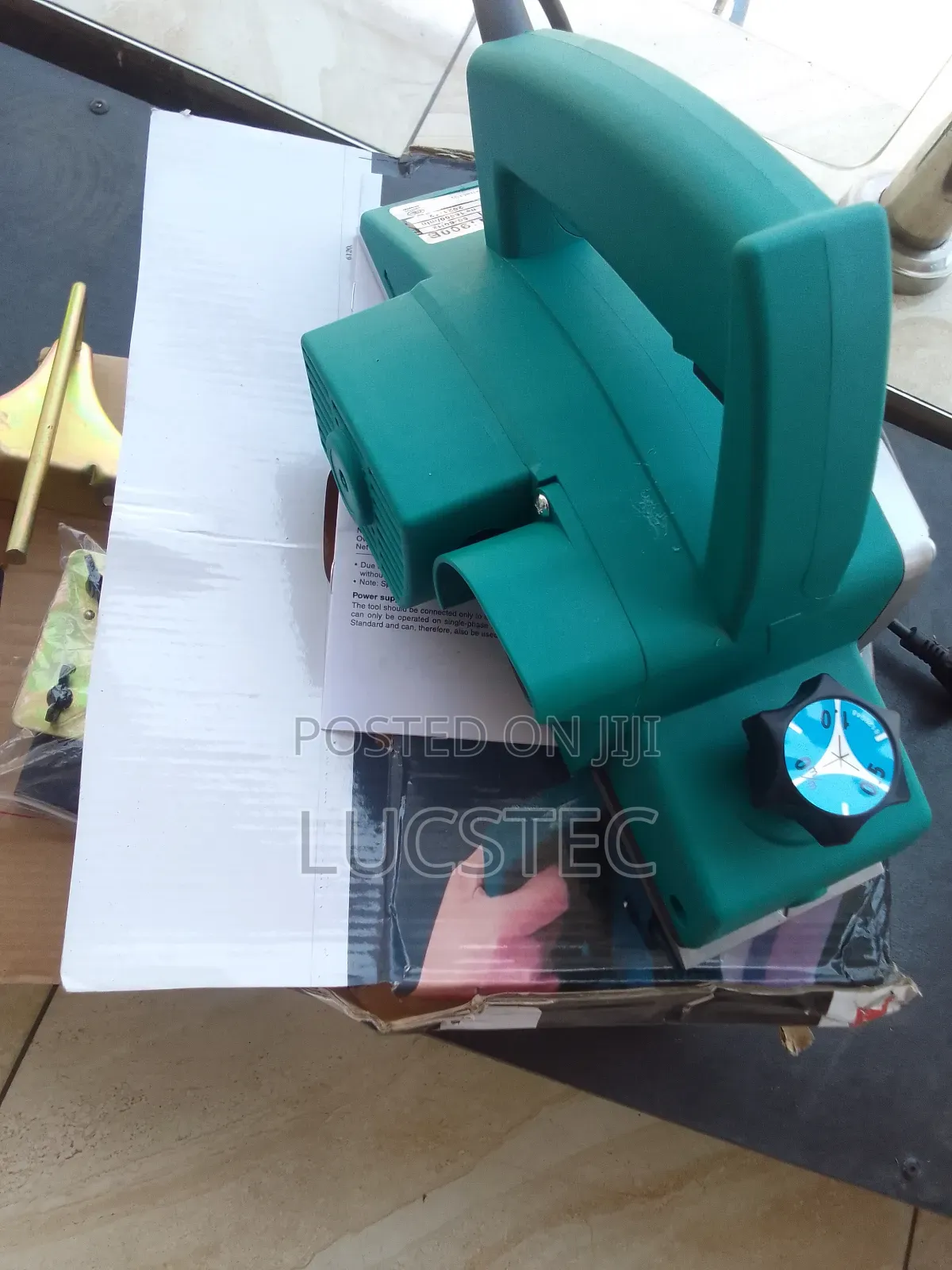 Makita N1900B Power Planer 680W