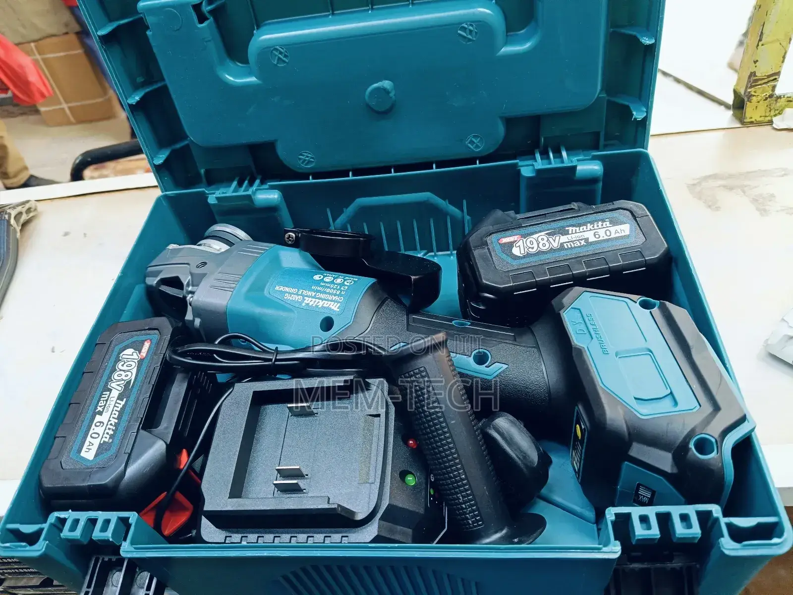 Cordless Makita Grinder