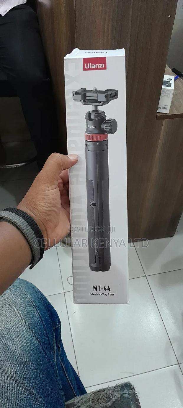 Ulanzi Mt-44 Extendable Vlog Tripod