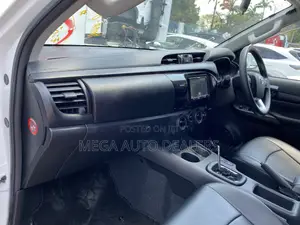Toyota Hilux 2018 Pearl