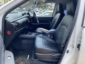 Toyota Hilux 2018 Pearl
