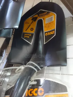 INGCO HSSH0203 Steel Shovel With Cutting Edge 1470mm
