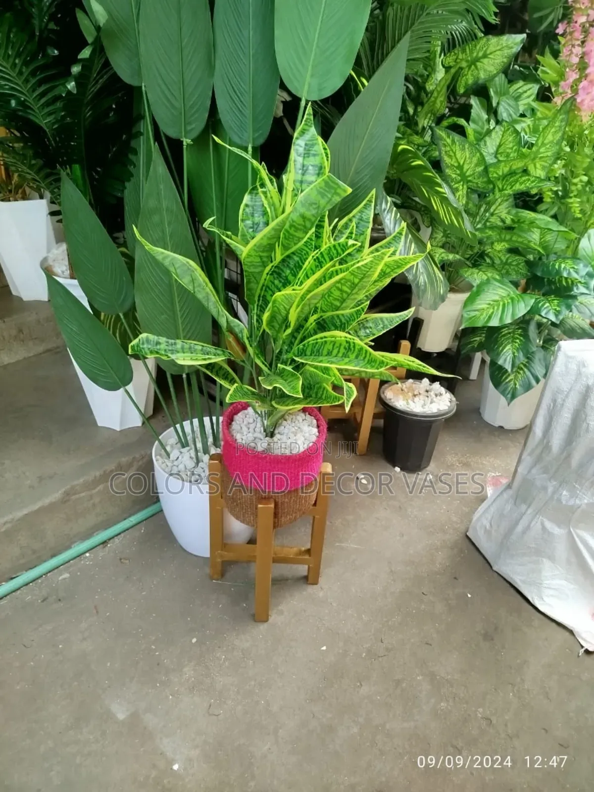 Flower, Basket and Stand KSH 2500