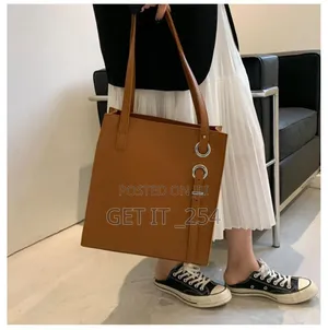 Plain Tote Bag Can Perfectly Fit a Laptop