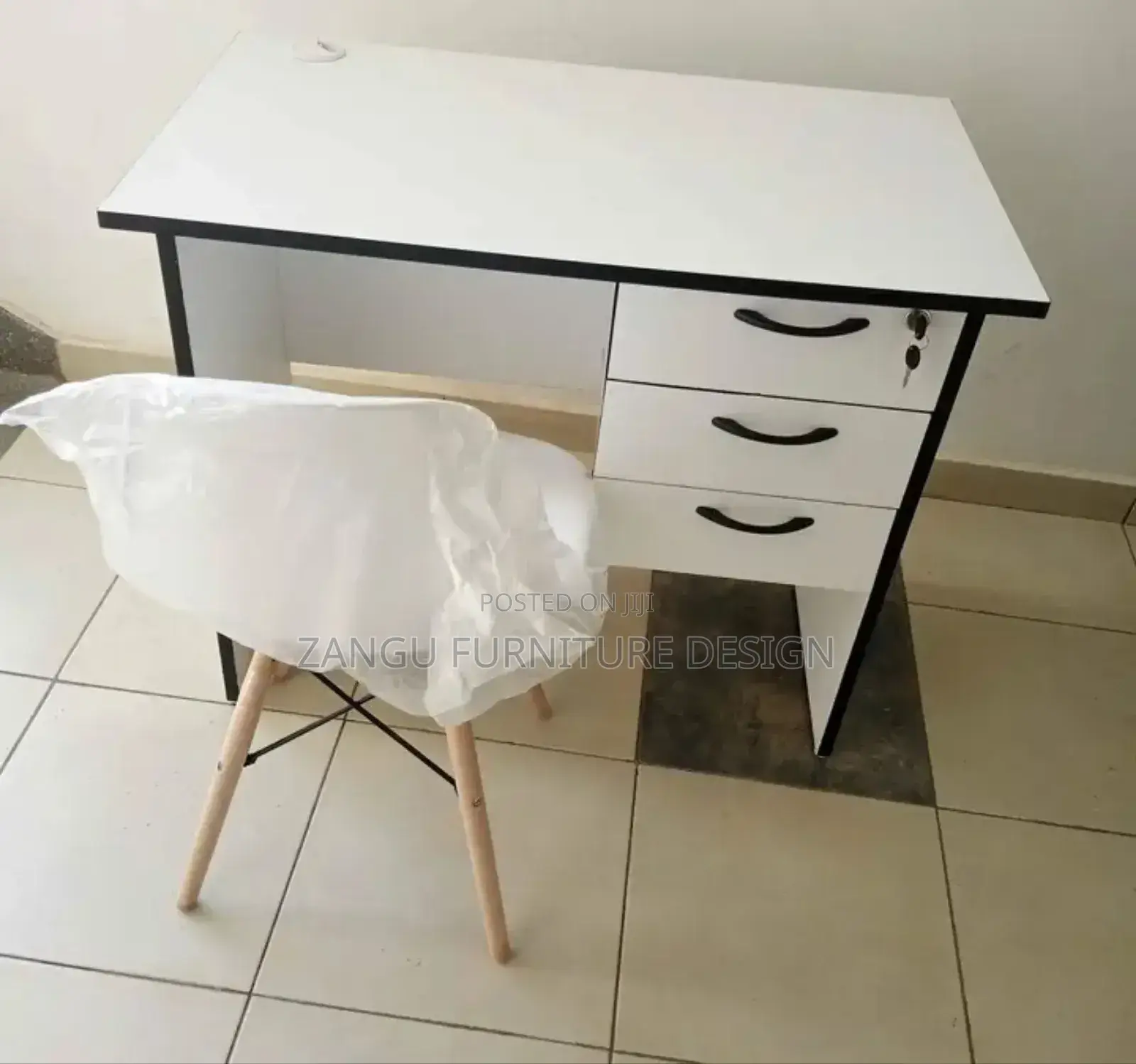 Eames Chair +Desk