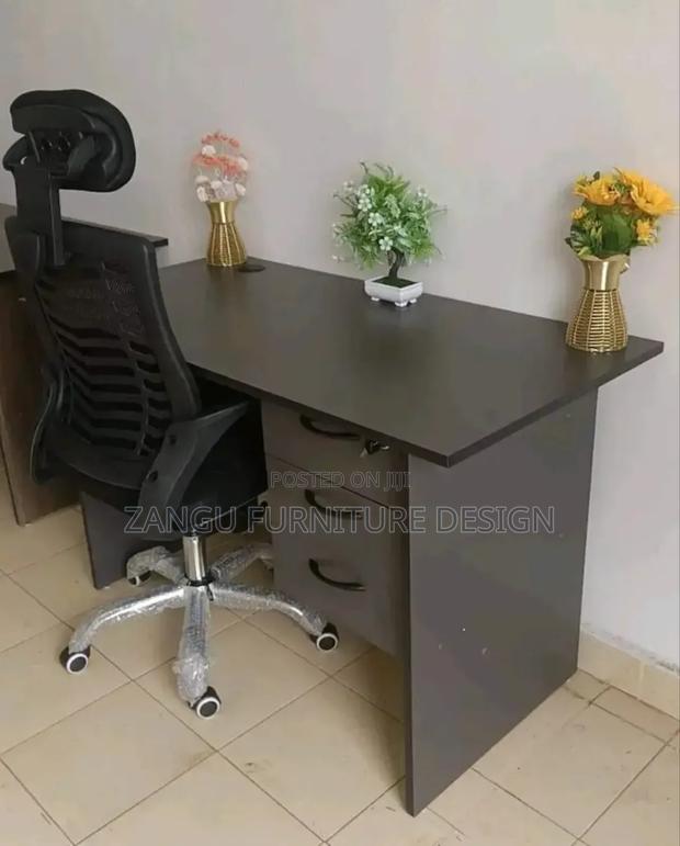 Headrest Chair and Desk - main view