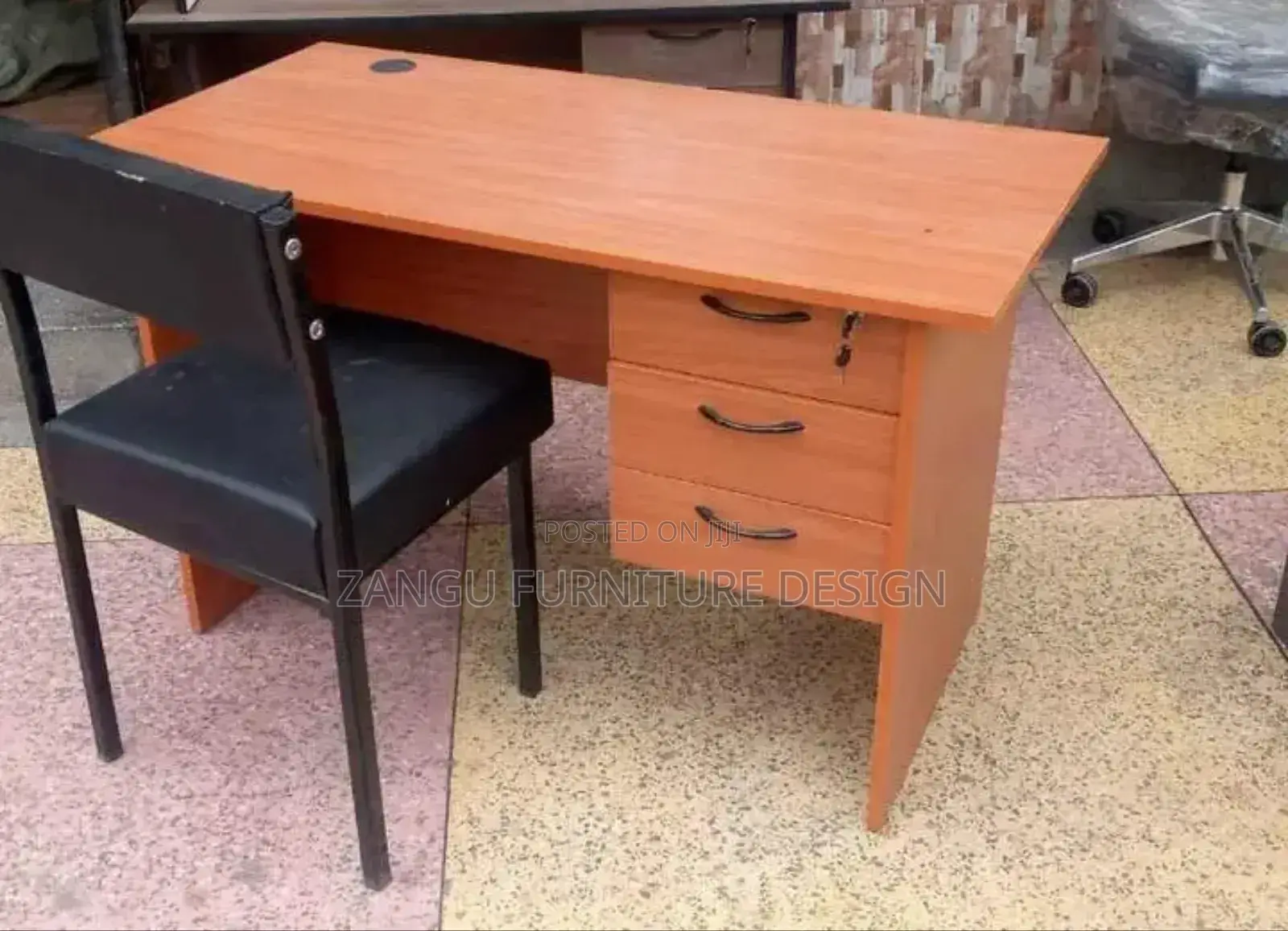 Csterina/Waiting Chair +Desk