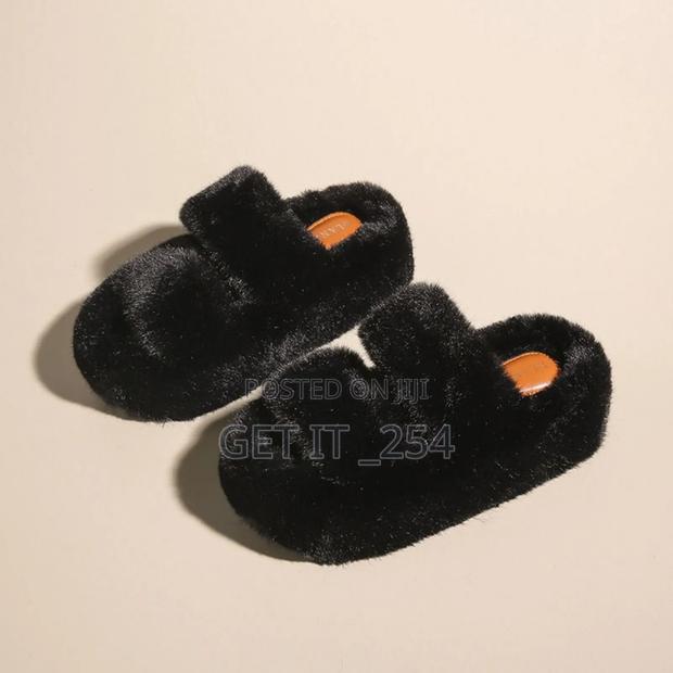 Fluffy Sandals Restocked
36-42 - main view