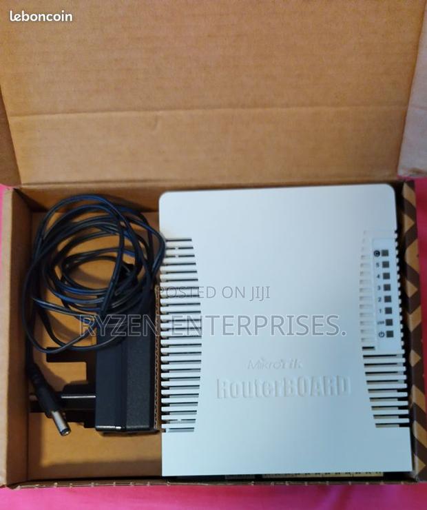 Mikrotik (CRS106-1C-5S) Desktop Smart Switch - main view