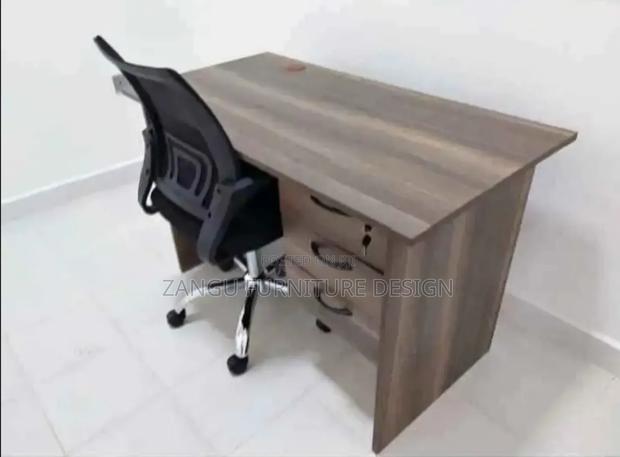 Mesh Chair and Desk - main view