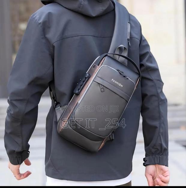 Anti Theft Multifunction Chest Bag - thumbnail 4