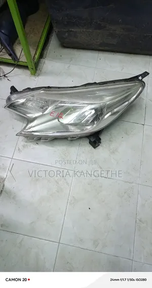Nissan Note 2012 Headlights