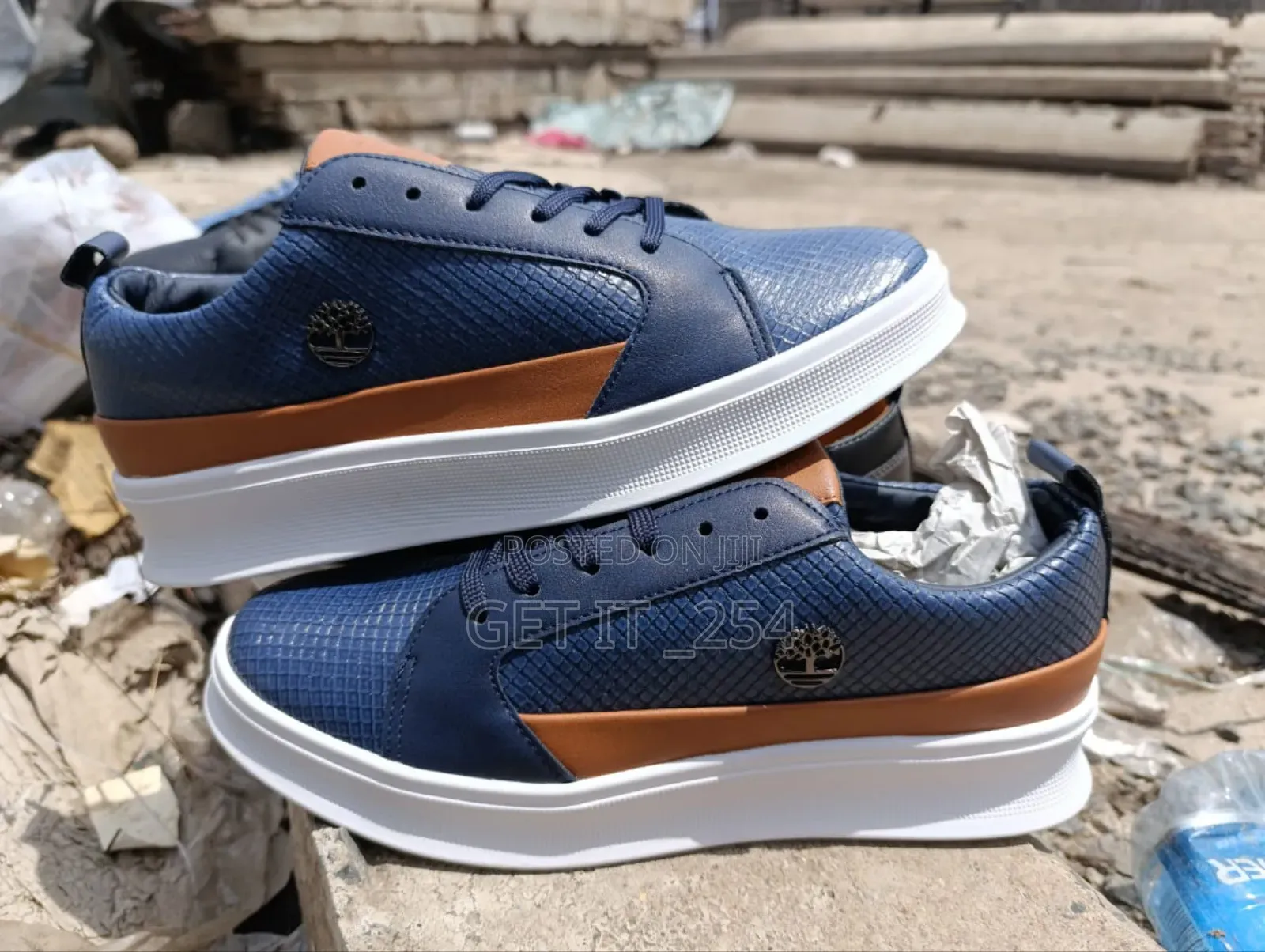 *Timberland Casuals*
*Sizes; 40 -- 45*