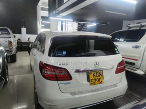 Mercedes-Benz B-Class 2012 White