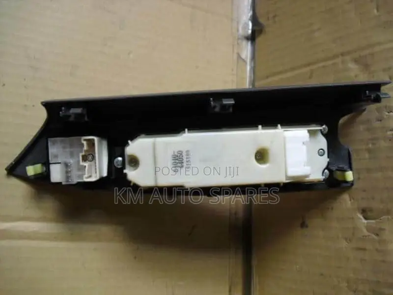 Toyota Isis Main Power Window Switch.
