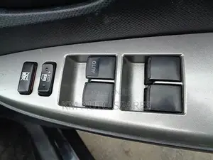 Toyota Ractis Main Power Window Switch.