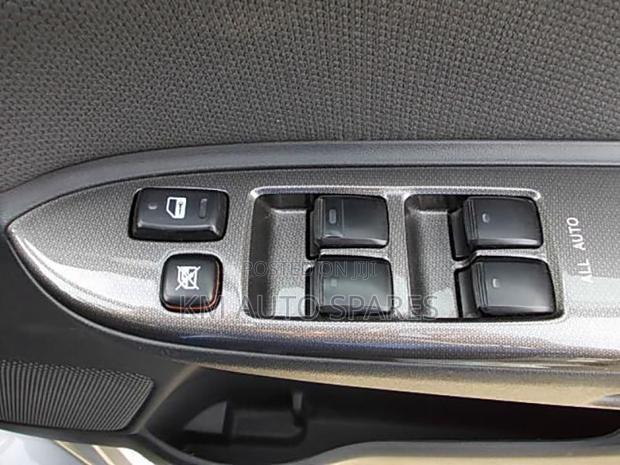 Toyota Wish Main Power Window Switch.