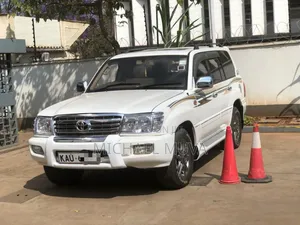 Toyota Land Cruiser 2000 White
