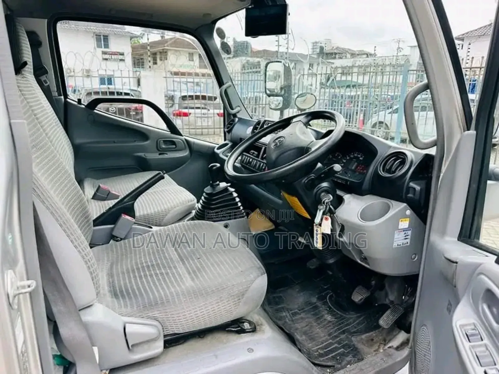 Toyota Dyna 2017 Silver