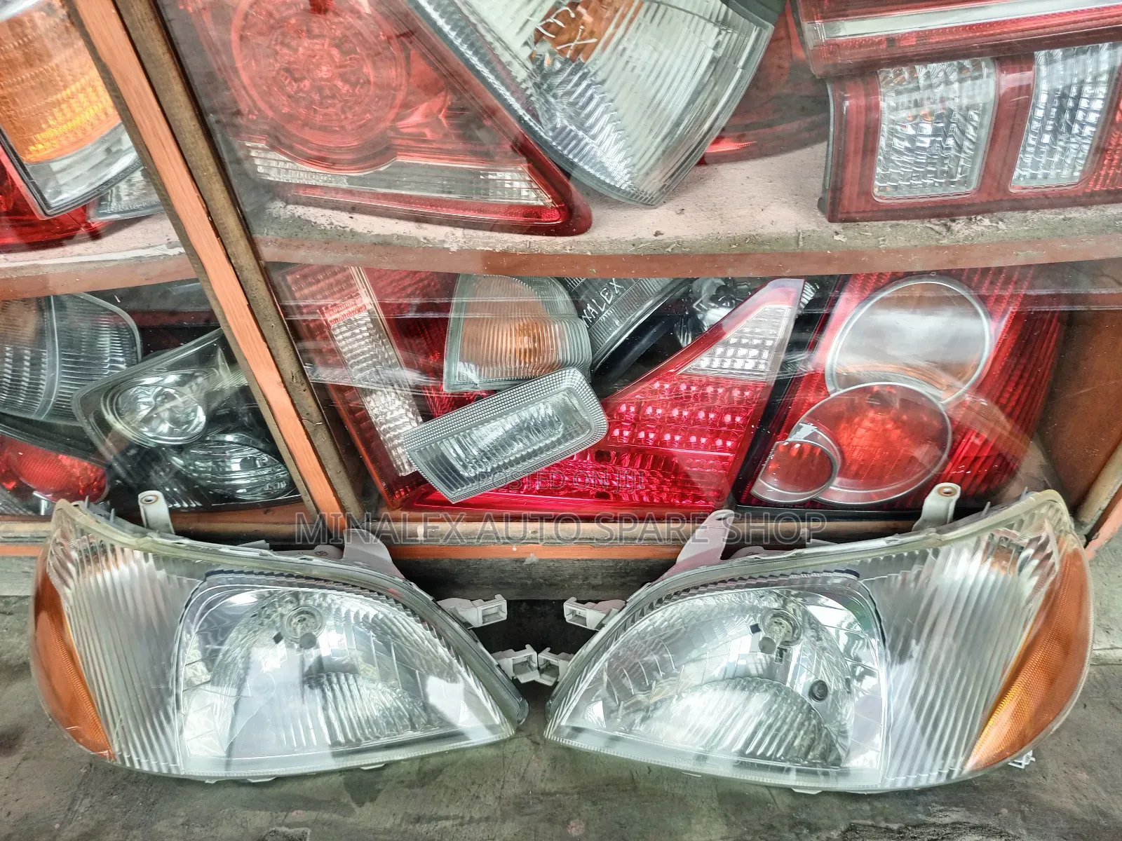 Toyota Platz Old Model Ex-Japan Headlight(Shinny Reflector)