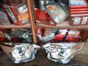 Ractis 2015 Model Nonzenon Headlights