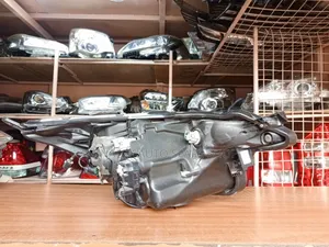 Lhs Toyota Ractis New Model Headlight Complete