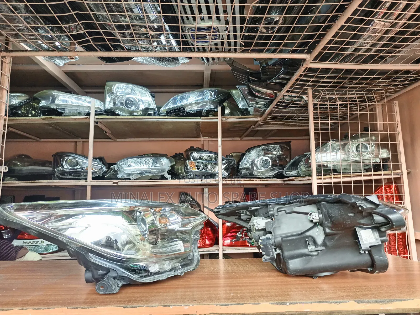 Ractis New Model Shinny Reflector Nonzenon Headlights