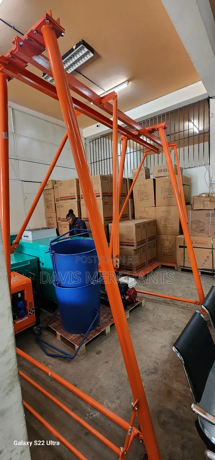 Hoist Machine With 1 Tonne Capacity Honda Engine