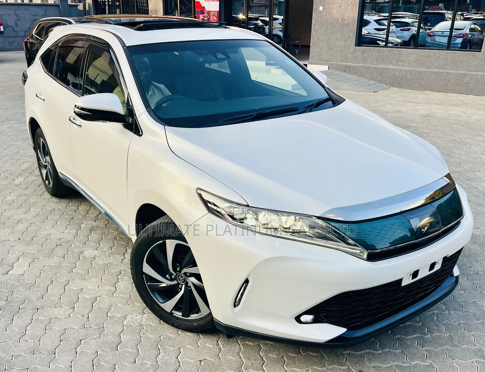 Toyota Harrier 2.0 Turbo 2017 White