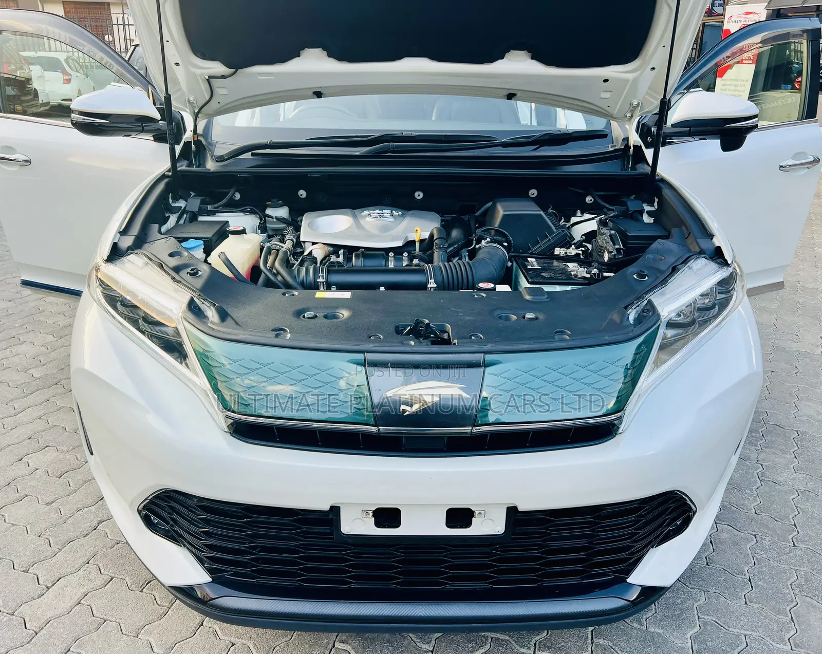 Toyota Harrier 2.0 Turbo 2017 White