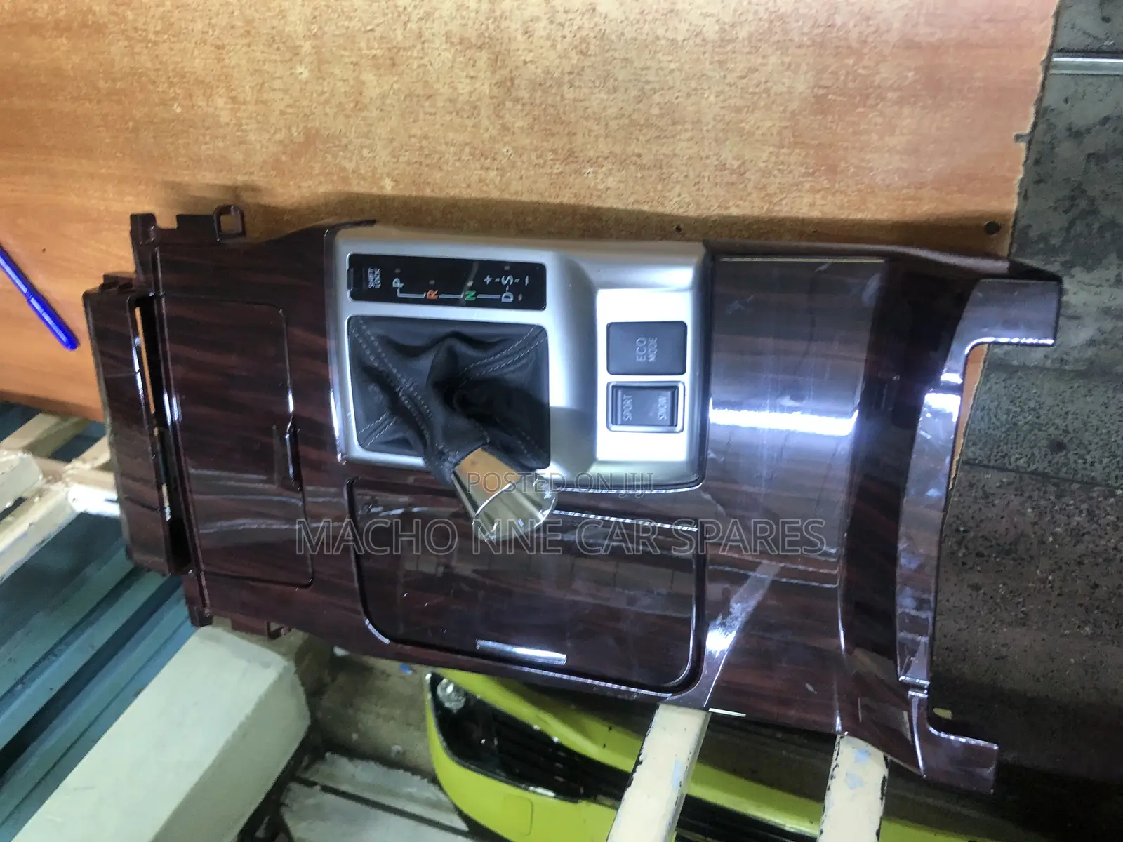 Toyota Mark X/Crown 2015 Gear Console