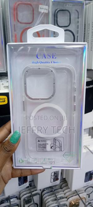 Crystal Clear Case With Metal Camera Protection iPhone 15pro - thumbnail 2