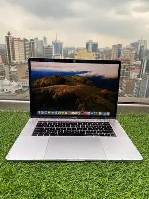 Laptop Apple MacBook Pro 2018 32GB Intel Core Ultra 9 SSD 1T