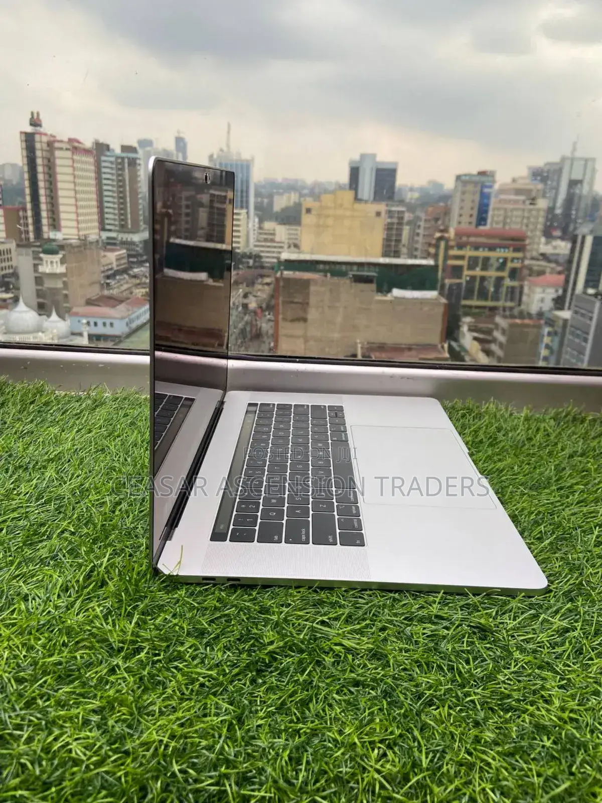 Laptop Apple MacBook Pro 2018 32GB Intel Core Ultra 9 SSD 1T