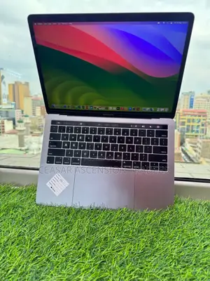 Laptop Apple MacBook Pro 2018 16GB Intel Core I7 SSD 512GB