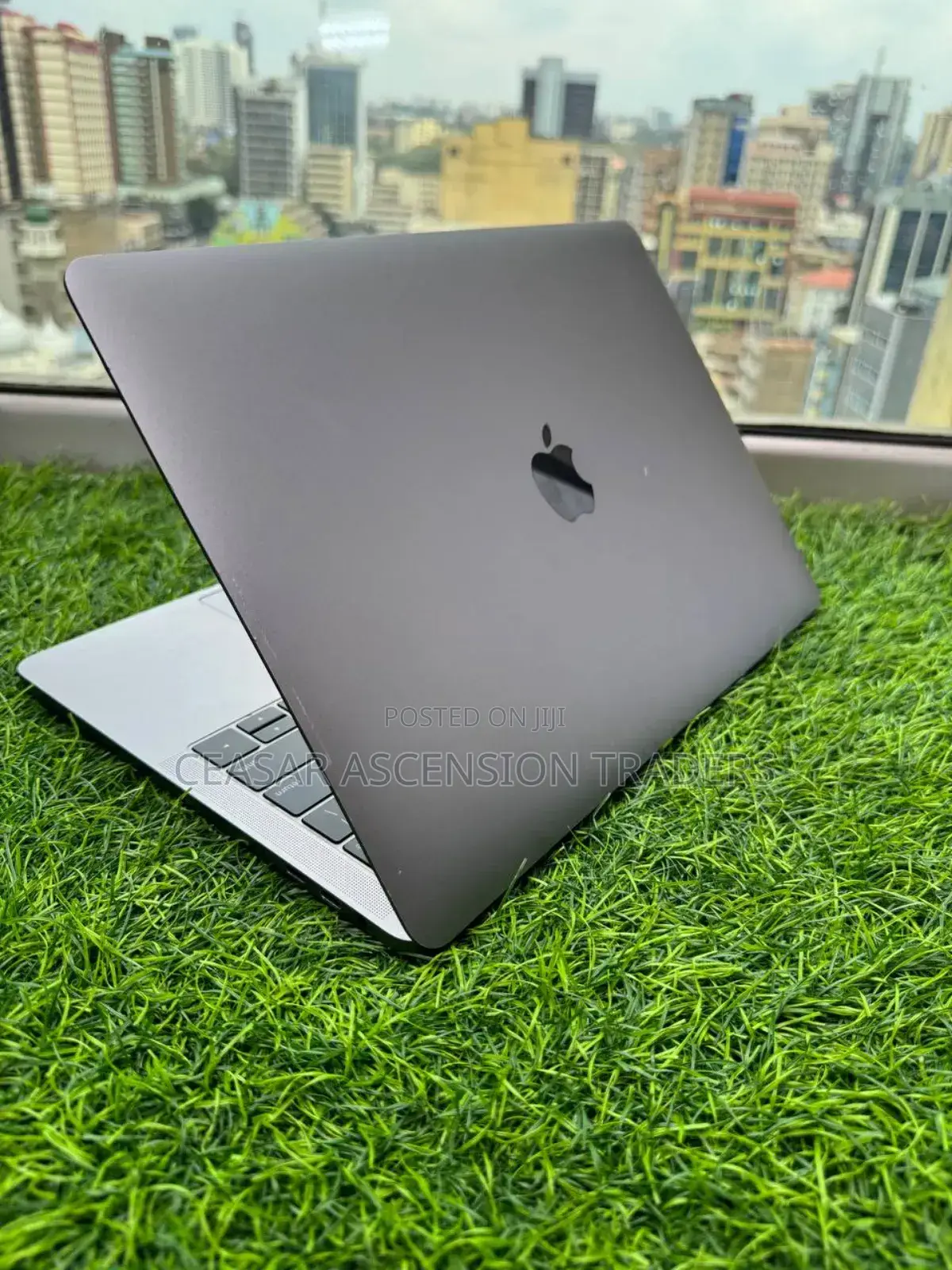 Laptop Apple MacBook Pro 2018 16GB Intel Core I7 SSD 512GB
