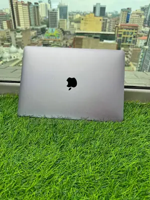 Laptop Apple MacBook Pro 2018 16GB Intel Core I7 SSD 512GB