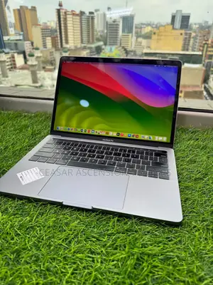 Laptop Apple MacBook Pro 2018 16GB Intel Core I7 SSD 512GB