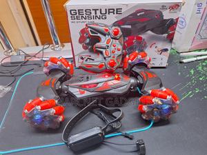 Gesture Sensing Big RC Stunt Car With Remote Gesture Watch - thumbnail 2