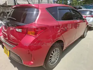 Toyota Auris 2014 Burgundy