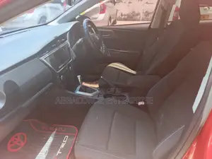 Toyota Auris 2014 Burgundy