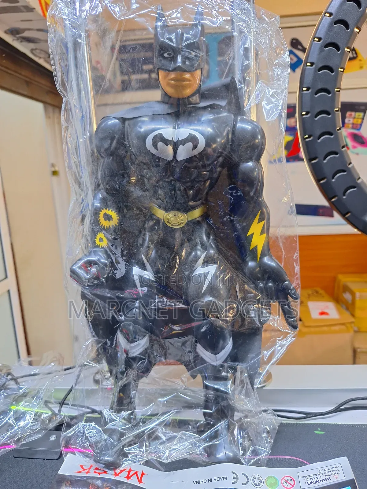 Unbreakable Super Hero Bat Man With Magic Cloak and Cape
