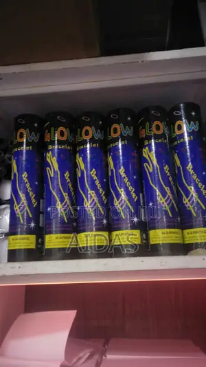 100 Pc Glow in the Dark Sticks