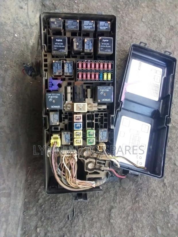 Isuzu DMAX Fuse Box Complete