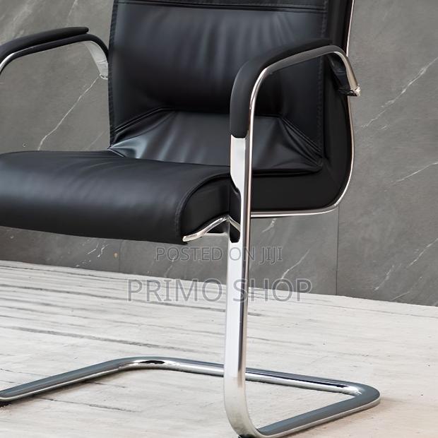 Office Chair; Executive Leather Office Visitor Seat in Black - thumbnail 3