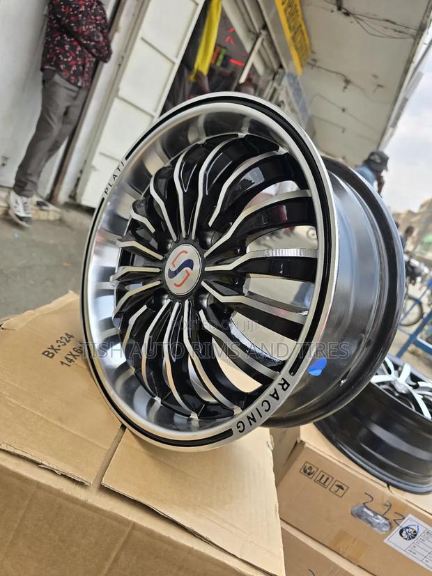 Racing Plat 14 Inch Rims Set - main view